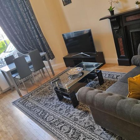 Appartamento Spacious 1 Bed In West Kensington Or Hammersmith Londra Camera foto