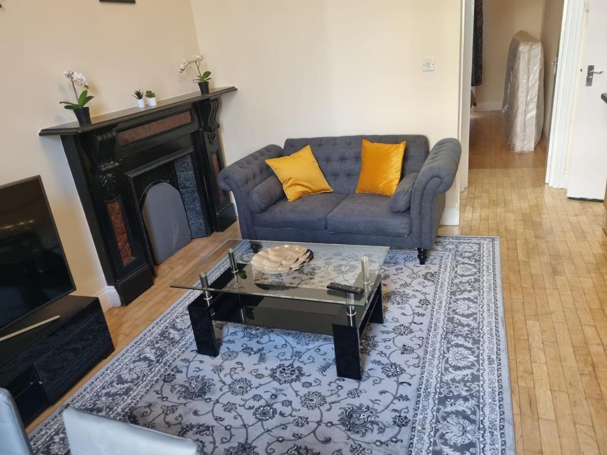 Appartamento Spacious 1 Bed In West Kensington Or Hammersmith Londra Camera foto