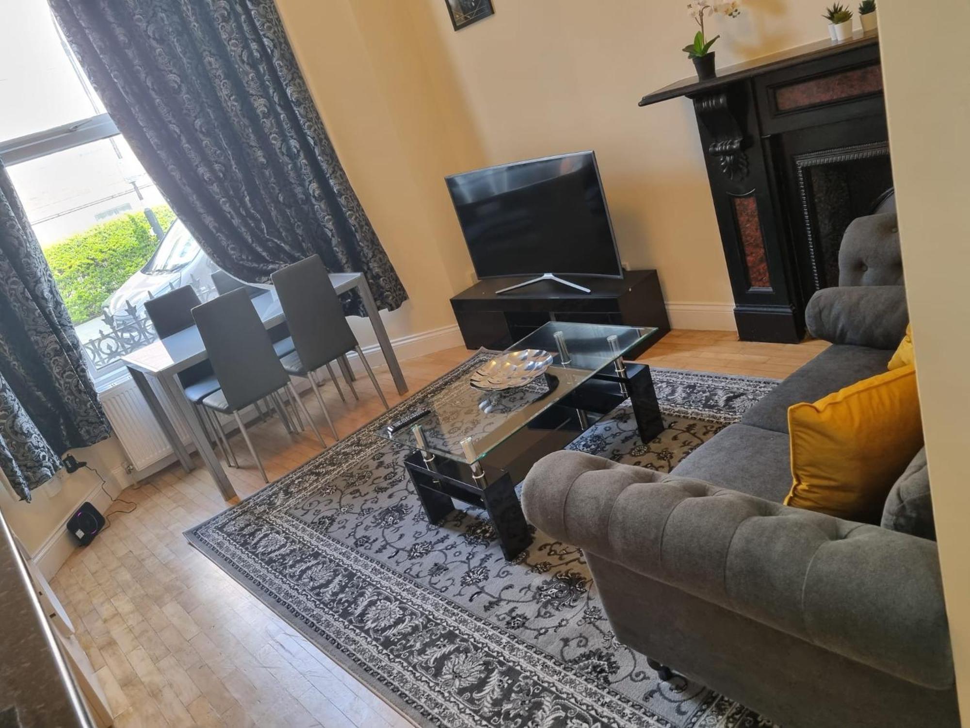 Appartamento Spacious 1 Bed In West Kensington Or Hammersmith Londra Camera foto