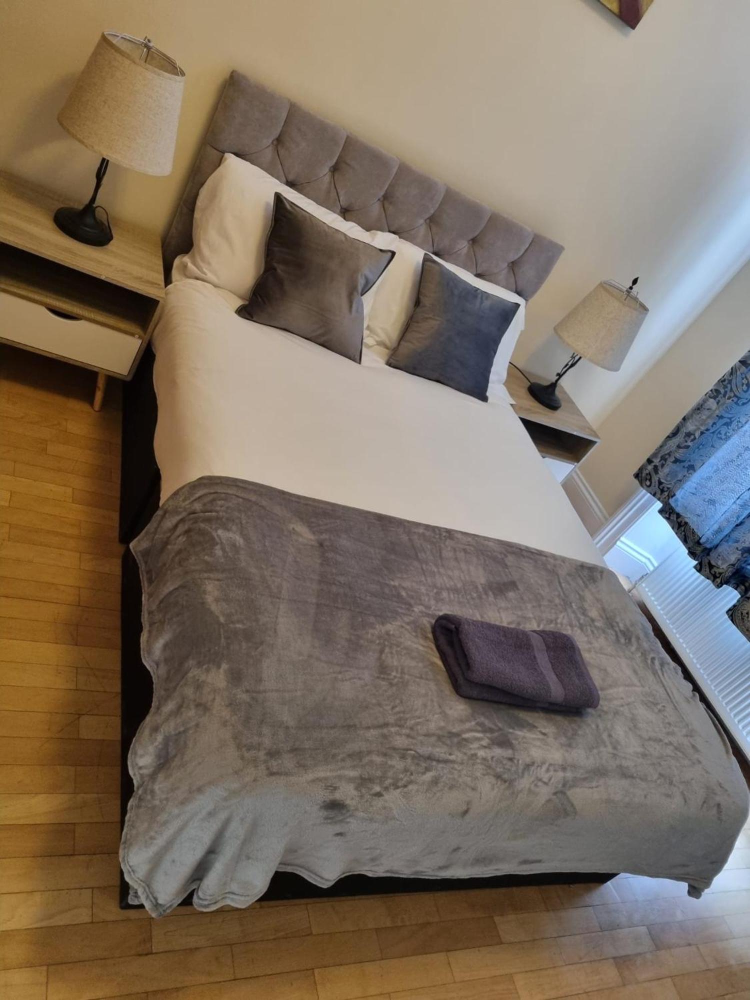 Appartamento Spacious 1 Bed In West Kensington Or Hammersmith Londra Camera foto